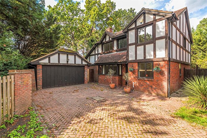 5 Bedroom Detached House For Sale In Fyfield Close, Bromley, BR2