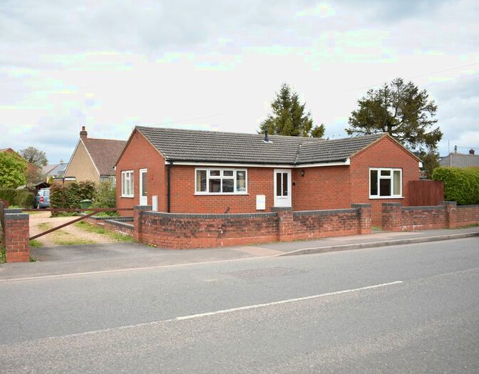 2 Bedroom Bungalow To Rent In High Street, Cranfield, MK43