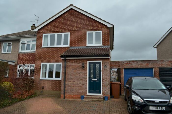 3 Bedroom Semi-Detached House To Rent In Rockfield Avenue, Ware SG12