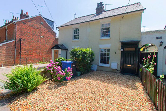 2 Bedroom Cottage To Rent In Park Place, Hartley Wintney, Hook, RG27