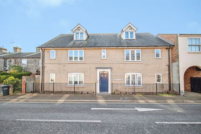 2 Bedroom Flat For Sale In Church Walk, Sudbury, CO10