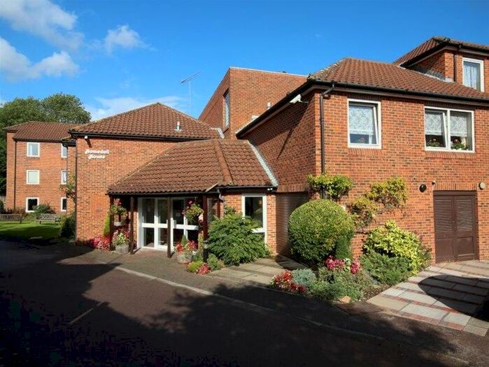 1 Bedroom Flat To Rent In Roundwood Lane, Harpenden, AL5