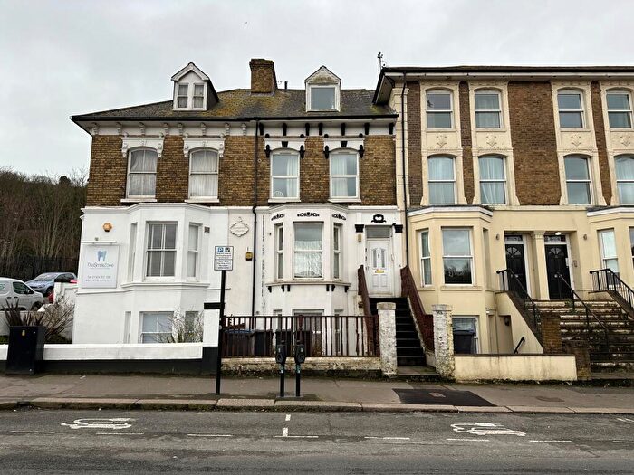 1 Bedroom Flat To Rent In Folkestone Road, Dover, CT17