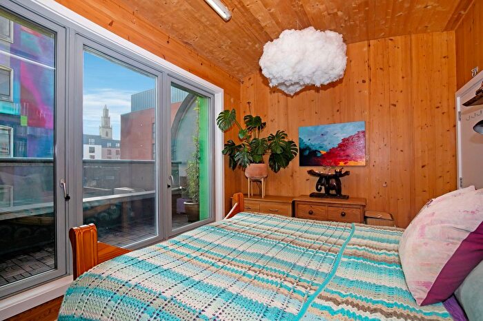 2 Bedroom Maisonette For Sale In Wilder Street, Bristol, BS2