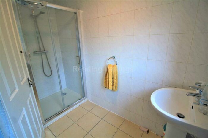 5 Bedroom Terraced House To Rent In Hatherley Road, Reading - Gas Included, RG1