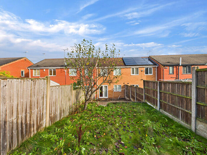 3 Bedroom Town House For Sale In Copenhagen Road, Clay Cross, S45