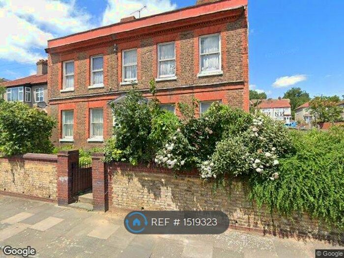 Studio To Rent In Crayford, London, DA1