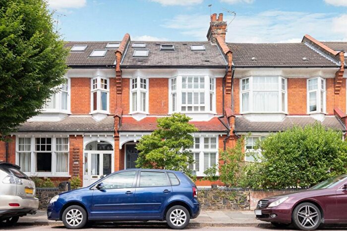 4 Bedroom House For Sale In Ollerton Road, London, N11