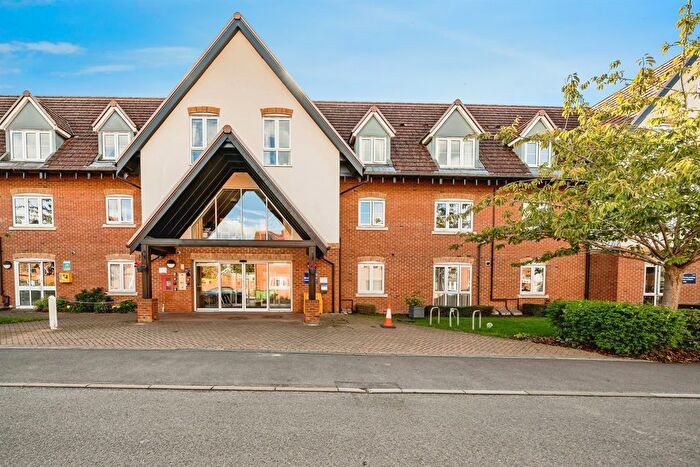 1 Bedroom Flat For Sale In Corbetts Way, Thame, OX9