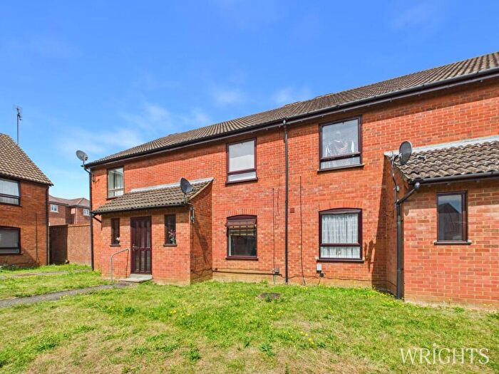 1 Bedroom Flat For Sale In Trinity Place, Stevenage, SG1