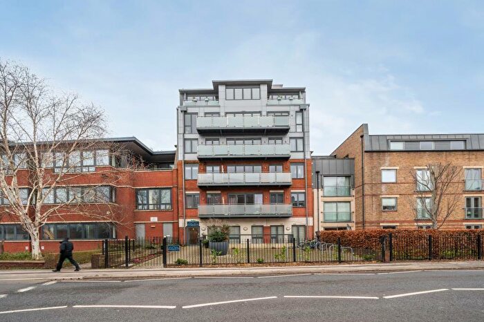 2 Bedroom Apartment To Rent In Maidenhead, Berkshire, SL6