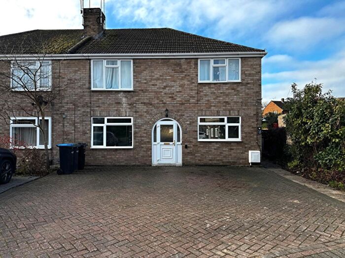 2 Bedroom Maisonette To Rent In Shooters Road, Enfield, EN2