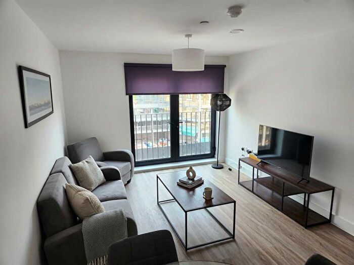 1 Bedroom Flat To Rent In Vauxhall, L3