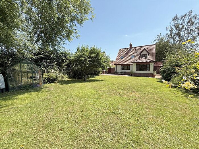 3 Bedroom Detached House For Sale In The Street, Rickinghall, IP22