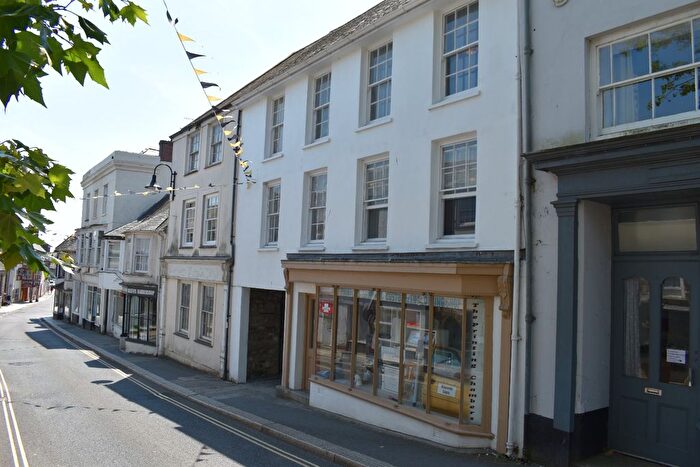 1 Bedroom Flat To Rent In Higher Market Street, Penryn, TR10