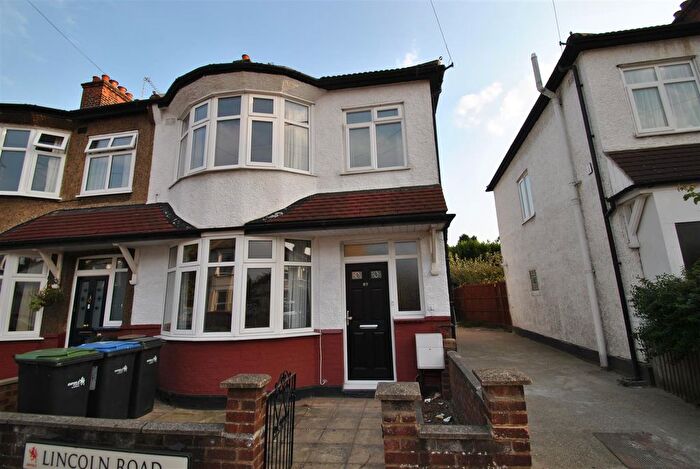 3 Bedroom End Of Terrace House To Rent In Lincoln Road, Enfield, EN1