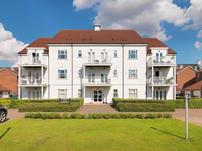 2 Bedroom Apartment For Sale In Beaumont Drive, Woodbridge Court, KT4