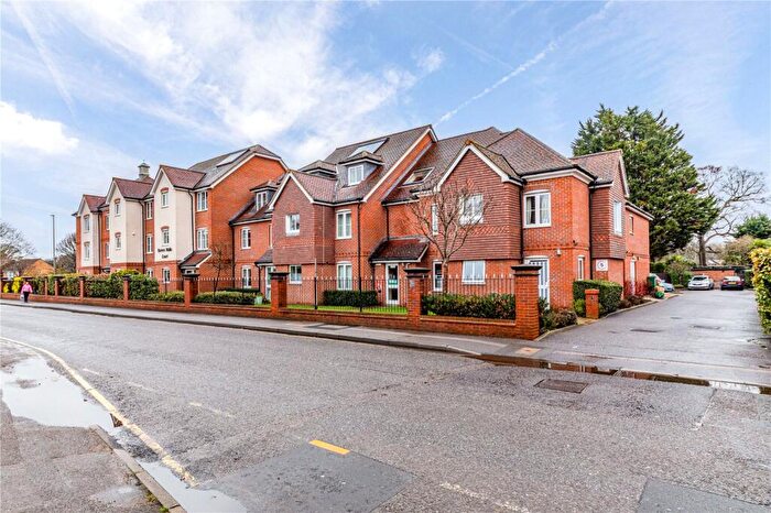 2 Bedroom Apartment For Sale In Oyster Lane, Byfleet, West Byfleet, Surrey, KT14