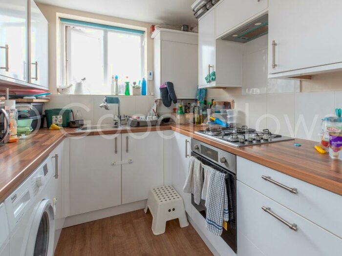 2 Bedroom Maisonette To Rent In Carshalton Road, Sutton, SM1