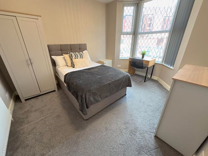 6 Bedroom Terraced House To Rent In Saxony Road, L7