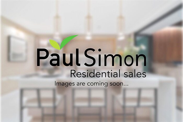 3 Bedroom Terraced House For Sale In Grainger Road, Wood Green, London, N22