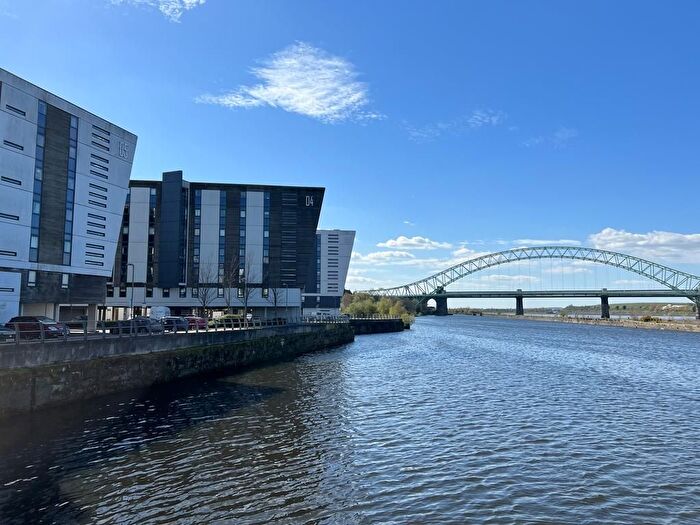 2 Bedroom Flat To Rent In The Decks, Runcorn, WA7