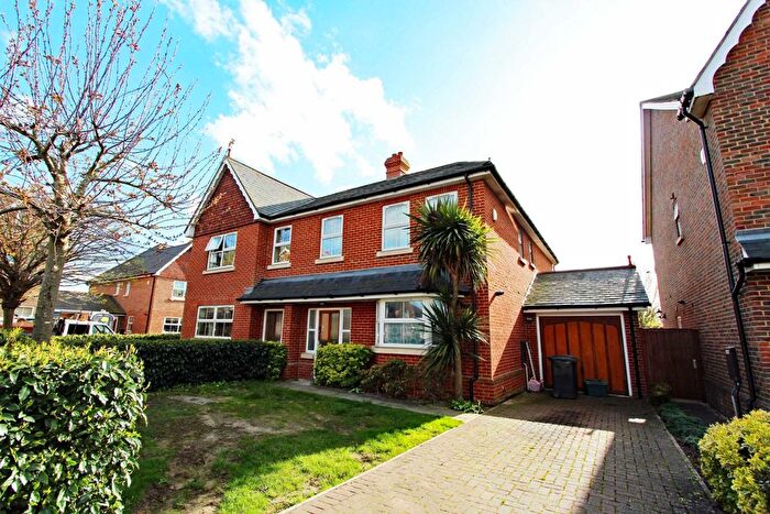 4 Bedroom Semi-Detached House To Rent In Hornbeam Gardens, New Malden, KT3