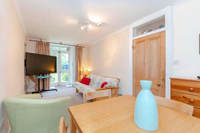 1 Bedroom Flat To Rent In Warrender Park Road, Marchmont, Edinburgh, EH9
