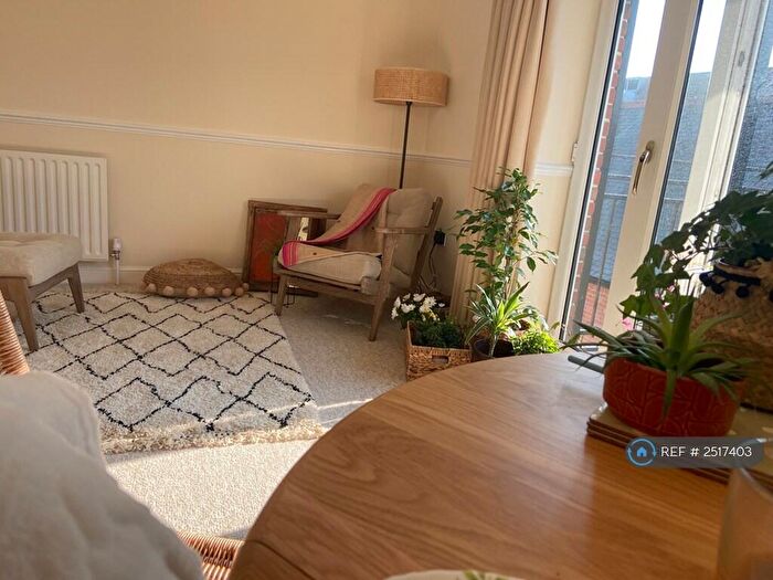 2 Bedroom Flat To Rent In Barbers Wharf, Poole, BH15