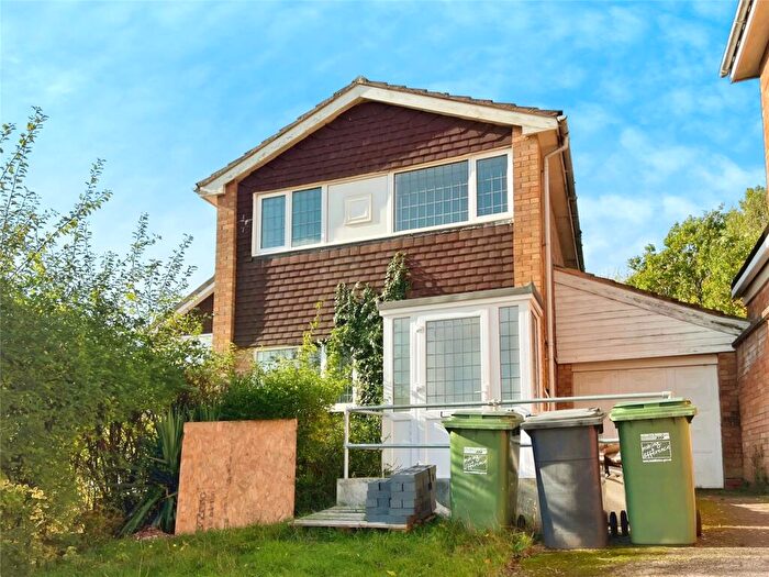 3 Bedroom Semi-Detached House To Rent In Salford Close, Redditch, Worcestershire, B98