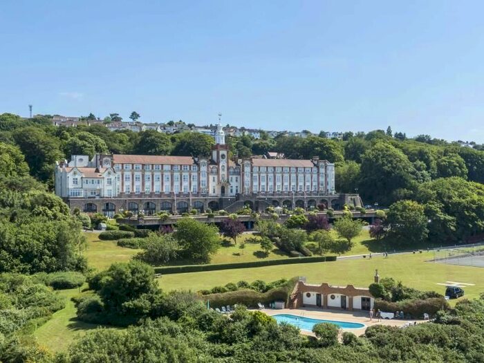 3 Bedroom Flat To Rent In Nore Road, Portishead, Bristol, BS20