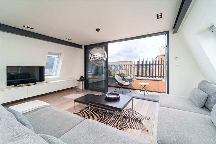 3 Bedroom Flat For Sale In Rosemont Road, Hampstead, NW3