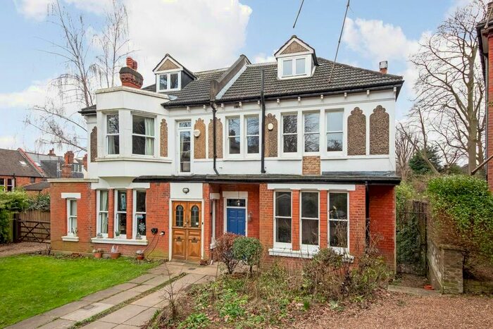 4 Bedroom Semi-Detached House To Rent In Fox Hill Gardens, Upper Norwood, London, SE19