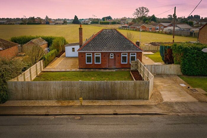 2 Bedroom Detached Bungalow For Sale In Holbeach Drove Gate, Holbeach Drove, PE12