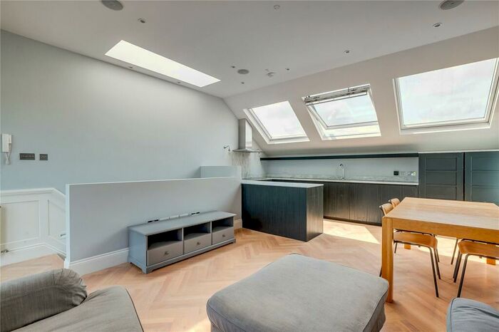 2 Bedroom Apartment To Rent In Vardens Road, SW11