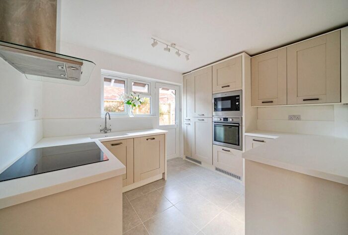 3 Bedroom Bungalow To Rent In Digby Drive, Tewkesbury, Gloucestershire, GL20