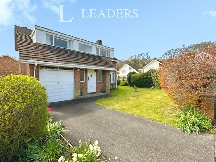 4 Bedroom Detached House For Sale In Lavant Close, Waterlooville, Hampshire, PO8