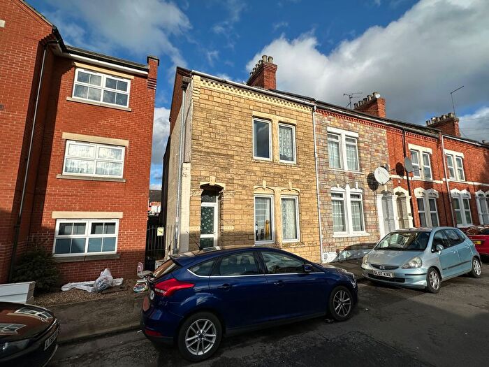 3 Bedroom End Terrace House For Sale In Derby Road, Northampton, NN1