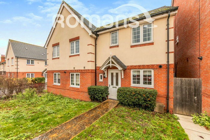 2 Bedroom Semi-Detached House To Rent In Cintra View, Northumberland Avenue, RG2