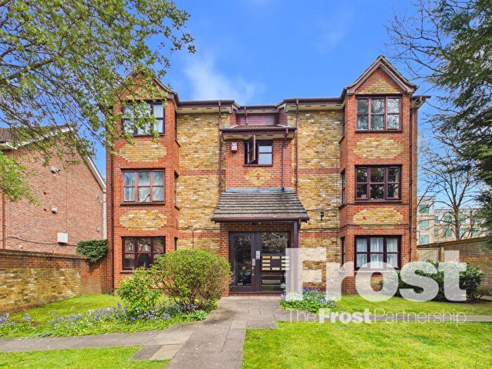 1 Bedroom Flat To Rent In Whitehall Road, Uxbridge, UB8