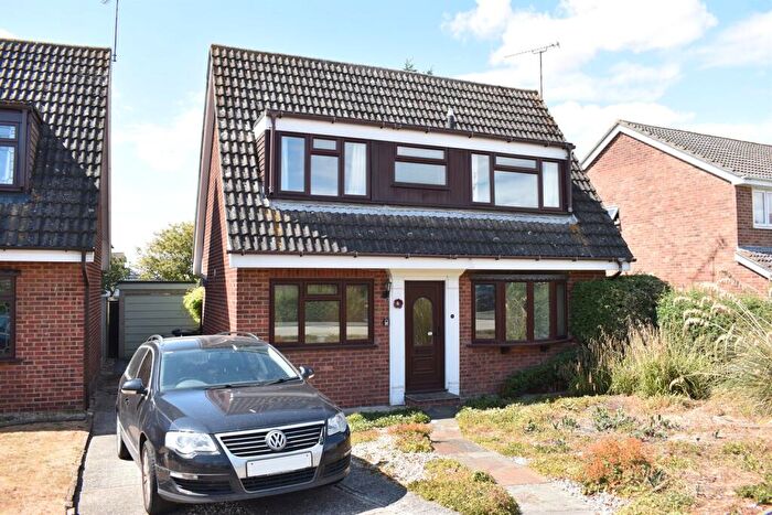 2 Bedroom Detached House For Sale In Mayne Crest, Springfield, Chelmsford, CM1