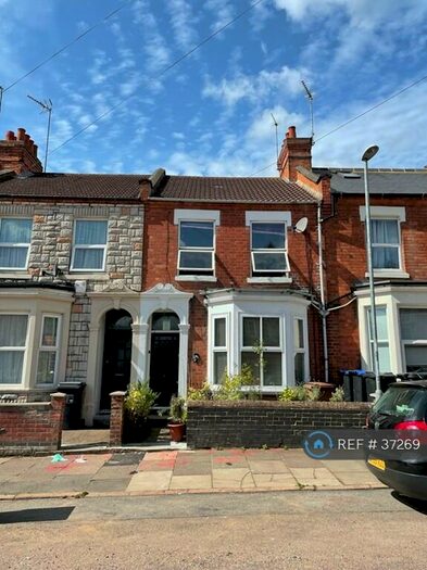 4 Bedroom Terraced House To Rent In Stimpson Avenue, Northampton, NN1