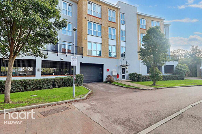 2 Bedroom Apartment To Rent In Admirals Way, Gravesend, DA12