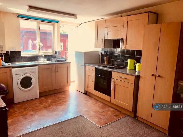 Studio To Rent In Cardiff Road, Luton, LU1