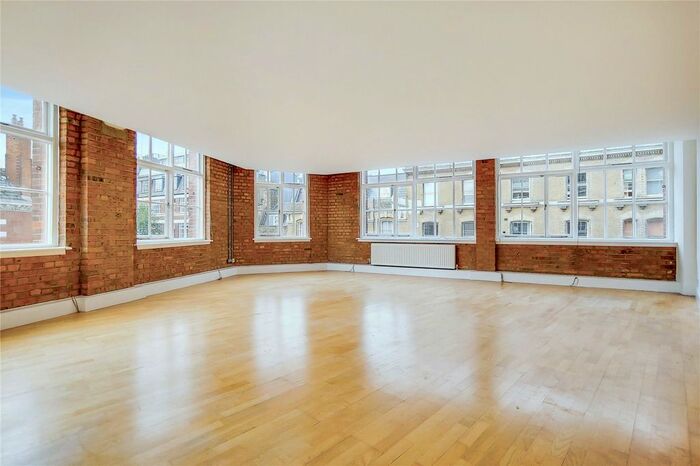 2 Bedroom Flat To Rent In St. John Street, London, EC1V