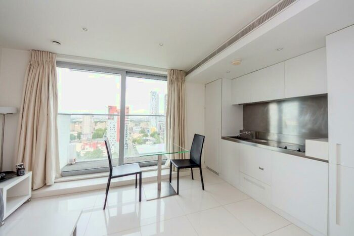 Studio To Rent In Pan Peninsula Square, London, E14