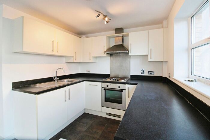 2 Bedroom Flat To Rent In Overstone Court, Cardiff Bay, Cardiff, CF10