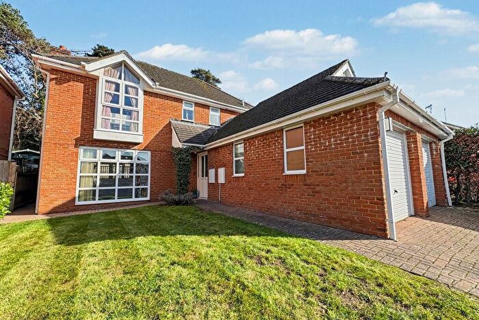 4 Bedroom Detached House For Sale In Corfe Mullen, BH21