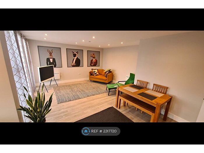 1 Bedroom Flat To Rent In Bishop's Hall, Kingston Upon Thames, KT1