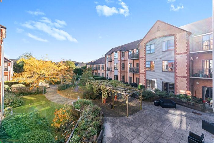 2 Bedroom Flat For Sale In Wellbrook Way, Girton, Cambridge, Cambridgeshire, CB3